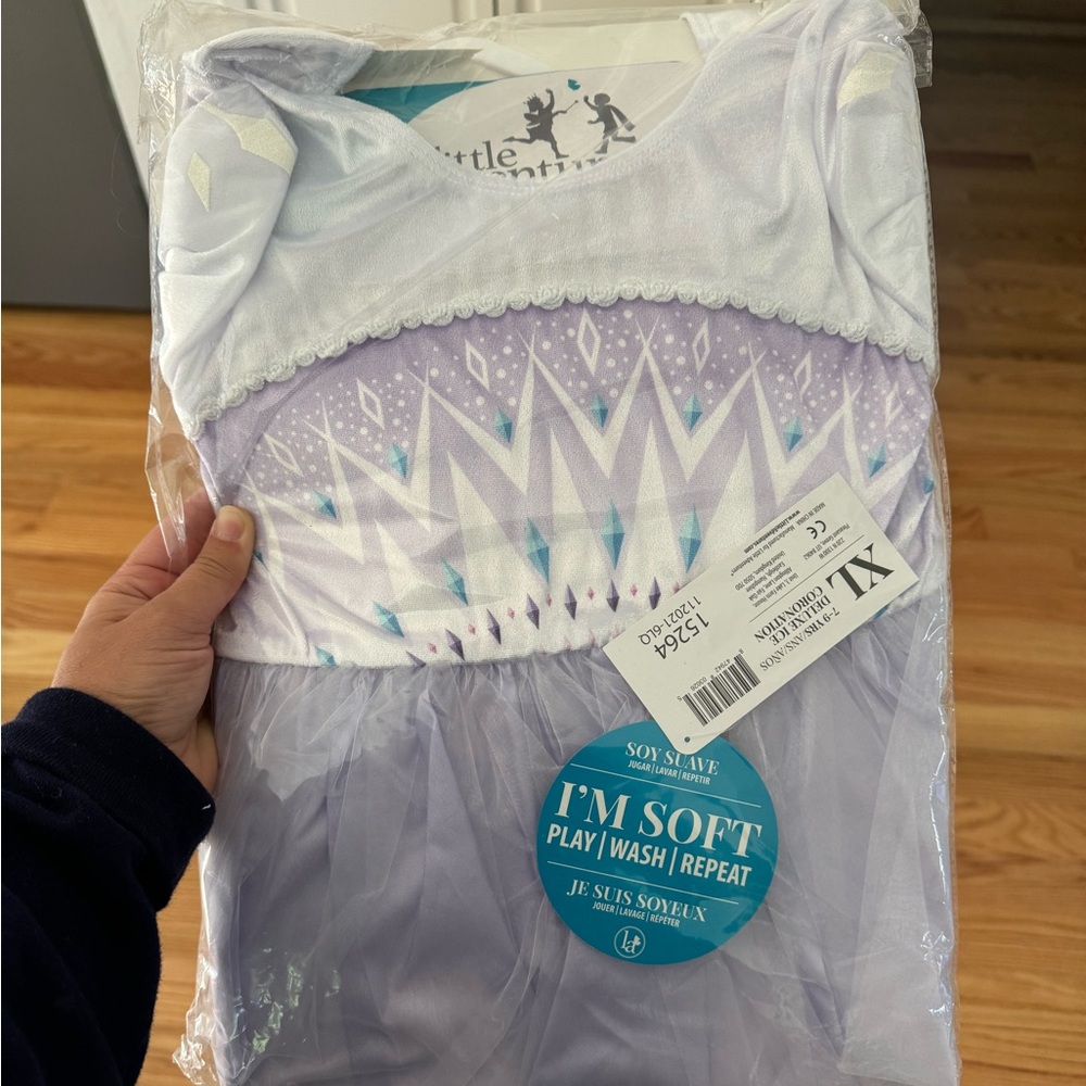 Elsa snow queen dress up
